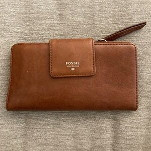 FOSSIL Leather Wallet Brown - Great Condition